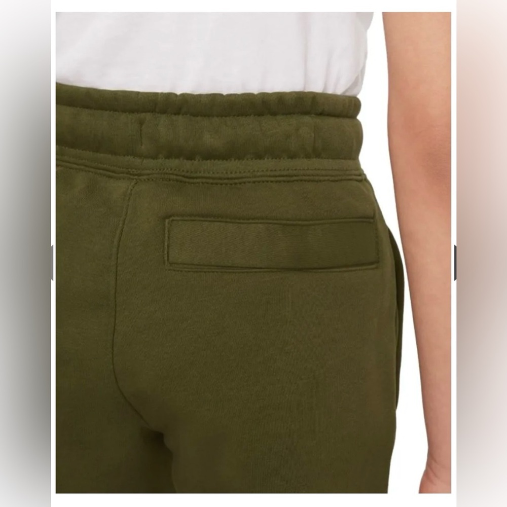 Nike Men Green Joggers with Black Logo - Picture 5 of 10